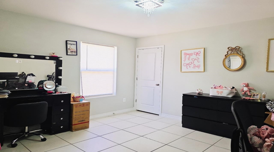 2214 Durazno Ct., LAREDO, Texas 78046, 4 Bedrooms Bedrooms, 6 Rooms Rooms,2 BathroomsBathrooms,Residential,For Sale,2214 Durazno Ct.,20260820