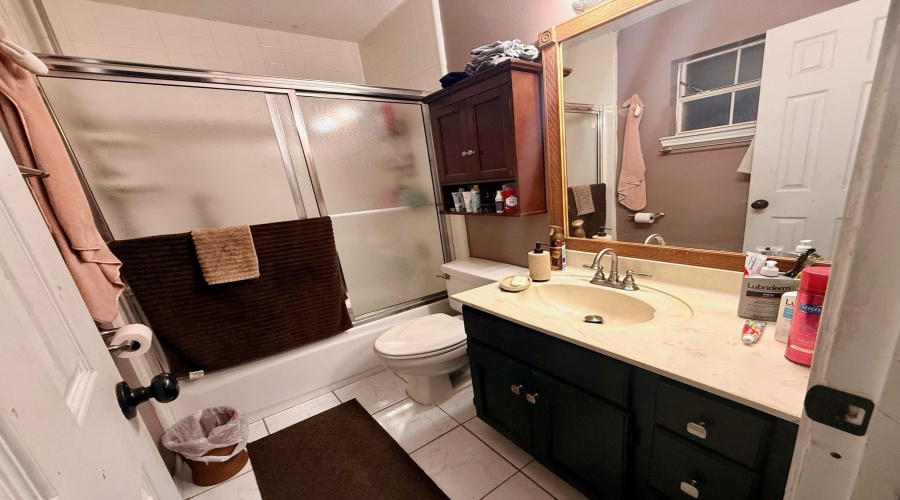 1420 Longhorn Dr, Laredo, Texas 78045, 4 Bedrooms Bedrooms, 6 Rooms Rooms,3 BathroomsBathrooms,Residential,For Sale,1420 Longhorn Dr,20260822