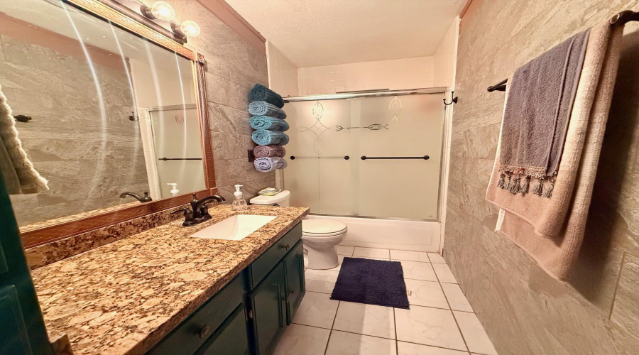 1420 Longhorn Dr, Laredo, Texas 78045, 4 Bedrooms Bedrooms, 6 Rooms Rooms,3 BathroomsBathrooms,Residential,For Sale,1420 Longhorn Dr,20260822