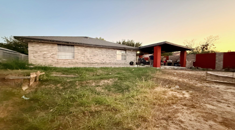 1420 Longhorn Dr, Laredo, Texas 78045, 4 Bedrooms Bedrooms, 6 Rooms Rooms,3 BathroomsBathrooms,Residential,For Sale,1420 Longhorn Dr,20260822