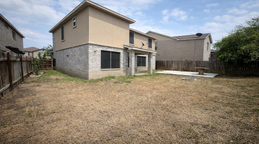 612 Pinos Cr, Laredo, Texas 78043, 3 Bedrooms Bedrooms, 6 Rooms Rooms,2 BathroomsBathrooms,Residential,For Rent,612 Pinos Cr,20260823