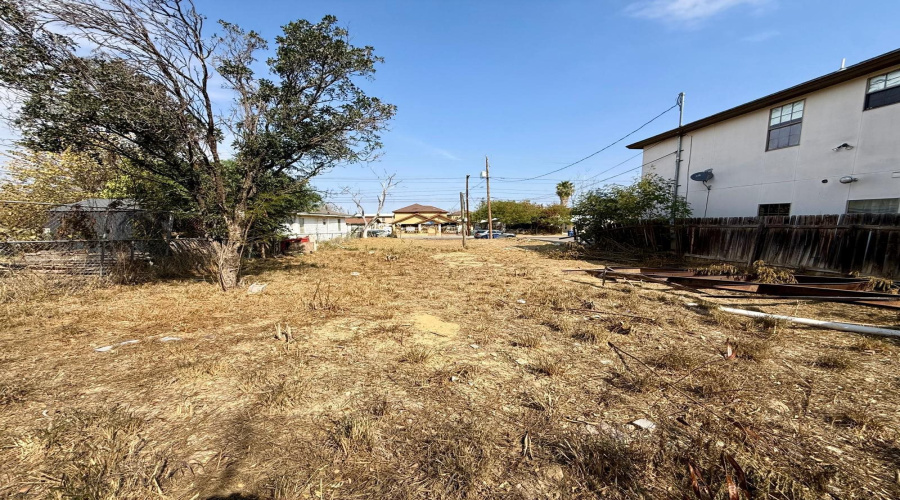 1003 Lyon St, Laredo, Texas 78040, ,Land,For Sale,1003 Lyon St,20260827