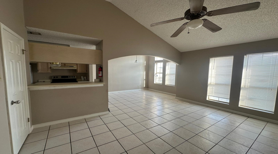 201 Martingale Ln, Laredo, Texas 78041, 2 Bedrooms Bedrooms, 4 Rooms Rooms,2 BathroomsBathrooms,Residential,For Rent,201 Martingale Ln,20260826