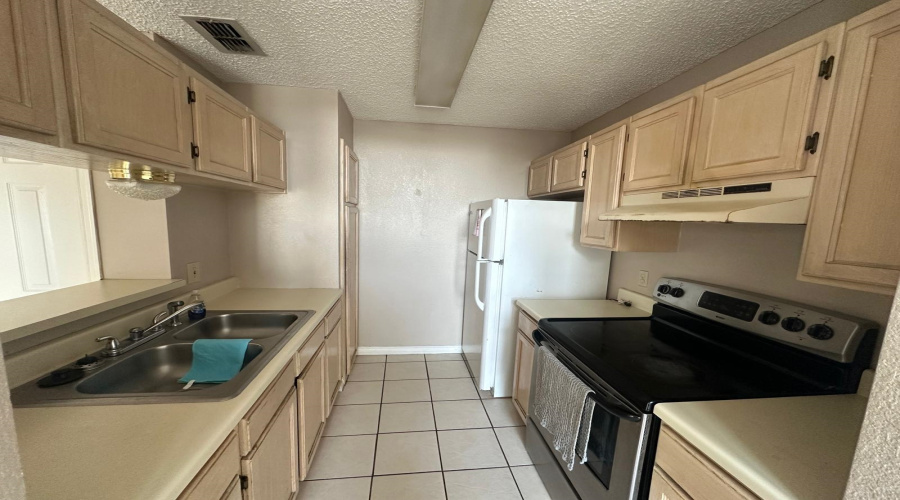 201 Martingale Ln, Laredo, Texas 78041, 2 Bedrooms Bedrooms, 4 Rooms Rooms,2 BathroomsBathrooms,Residential,For Rent,201 Martingale Ln,20260826