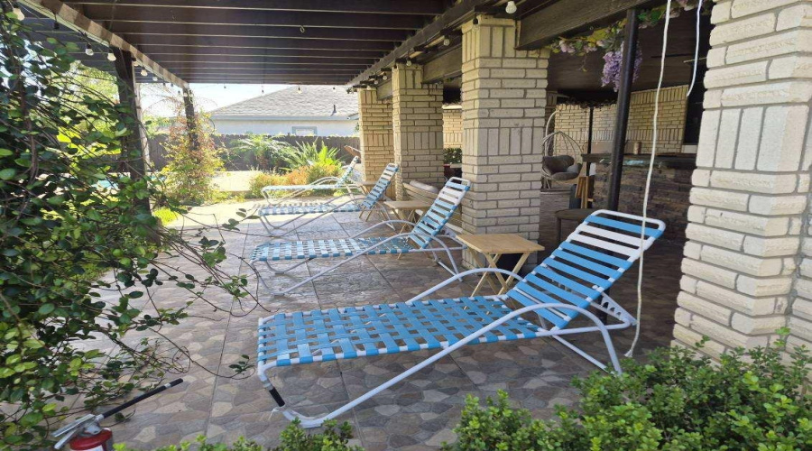 107 Otanes Ave, Laredo, Texas 78046, 7 Bedrooms Bedrooms, 10 Rooms Rooms,6 BathroomsBathrooms,Residential,For Sale,107 Otanes Ave,20260829