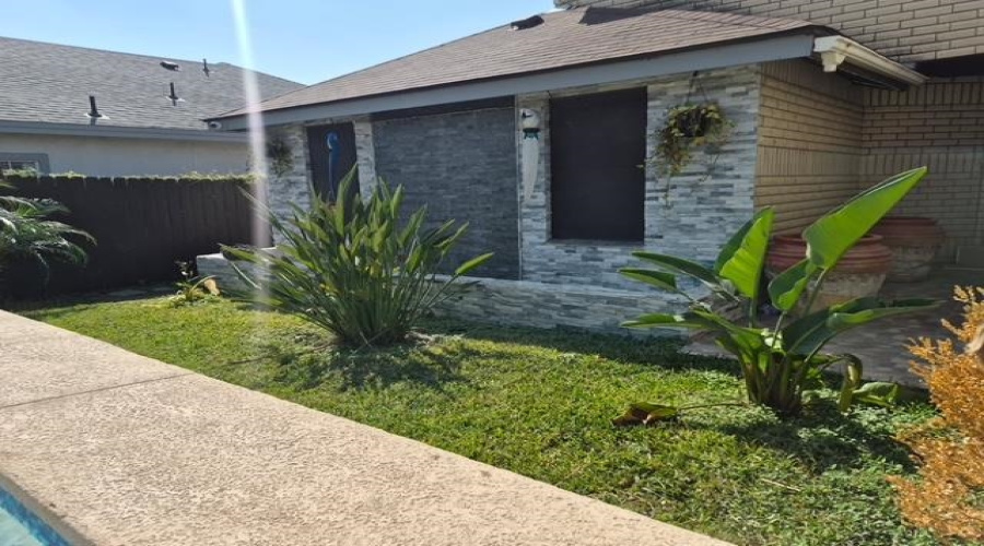 107 Otanes Ave, Laredo, Texas 78046, 7 Bedrooms Bedrooms, 10 Rooms Rooms,6 BathroomsBathrooms,Residential,For Sale,107 Otanes Ave,20260829