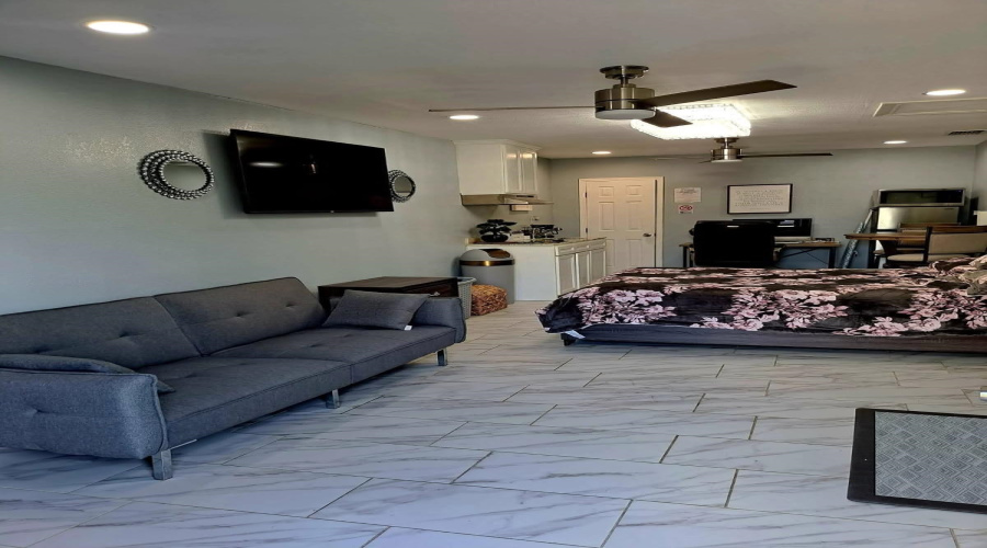 107 Otanes Ave, Laredo, Texas 78046, 7 Bedrooms Bedrooms, 10 Rooms Rooms,6 BathroomsBathrooms,Residential,For Sale,107 Otanes Ave,20260829