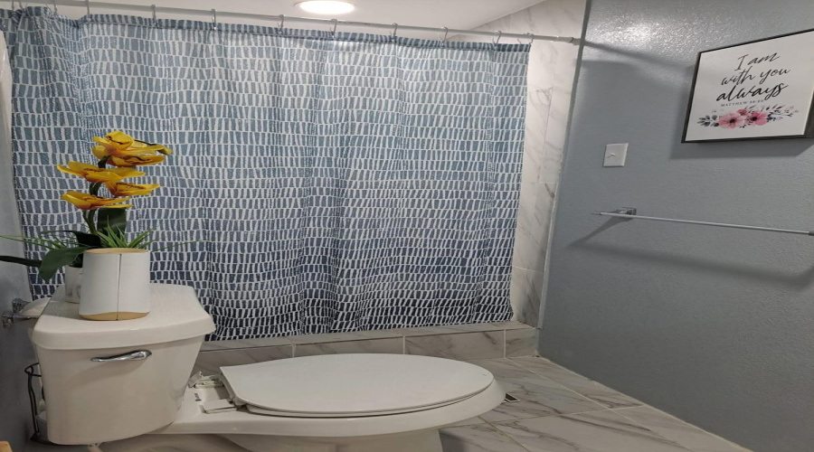 107 Otanes Ave, Laredo, Texas 78046, 7 Bedrooms Bedrooms, 10 Rooms Rooms,6 BathroomsBathrooms,Residential,For Sale,107 Otanes Ave,20260829