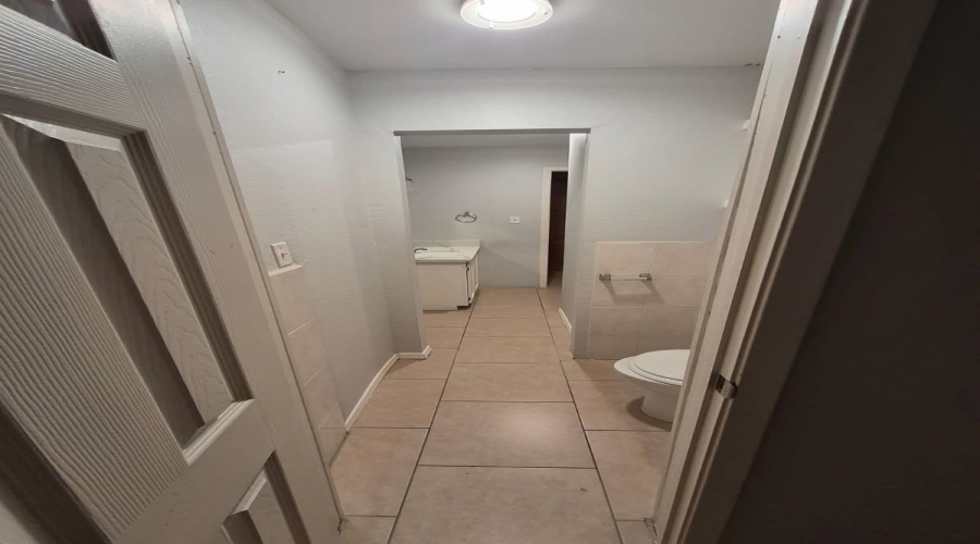 107 Otanes Ave, Laredo, Texas 78046, 7 Bedrooms Bedrooms, 10 Rooms Rooms,6 BathroomsBathrooms,Residential,For Sale,107 Otanes Ave,20260829