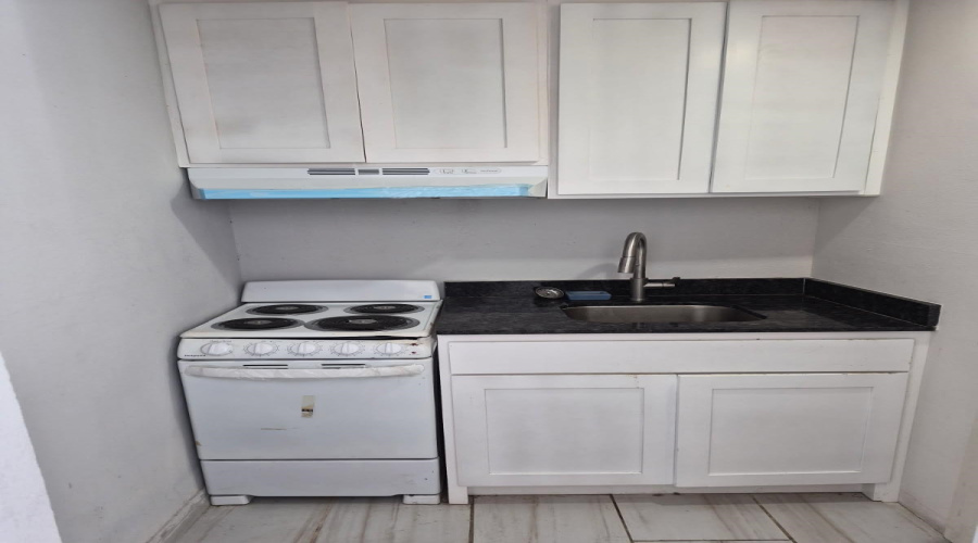 107 Otanes Ave, Laredo, Texas 78046, 7 Bedrooms Bedrooms, 10 Rooms Rooms,6 BathroomsBathrooms,Residential,For Sale,107 Otanes Ave,20260829