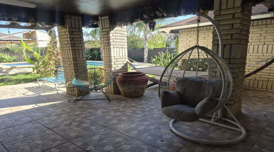 107 Otanes Ave, Laredo, Texas 78046, 7 Bedrooms Bedrooms, 10 Rooms Rooms,6 BathroomsBathrooms,Residential,For Sale,107 Otanes Ave,20260829