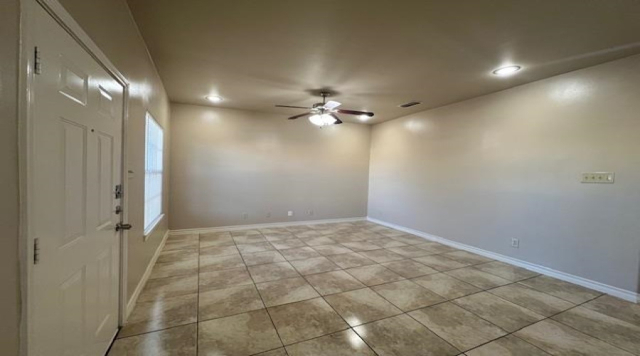 710 Alta Vista Dr, Laredo, Texas 78041, 2 Bedrooms Bedrooms, 4 Rooms Rooms,2 BathroomsBathrooms,Residential,For Rent,710 Alta Vista Dr,20260831