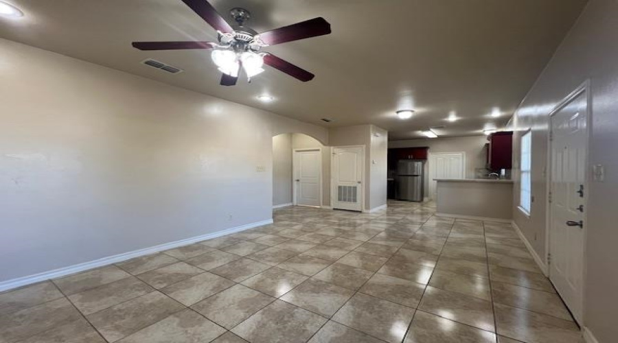 710 Alta Vista Dr, Laredo, Texas 78041, 2 Bedrooms Bedrooms, 4 Rooms Rooms,2 BathroomsBathrooms,Residential,For Rent,710 Alta Vista Dr,20260831