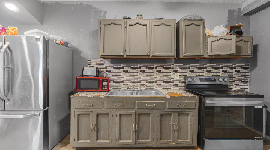 1519 San Francisco Ave, Laredo, Texas 78040, 3 Bedrooms Bedrooms, 6 Rooms Rooms,2 BathroomsBathrooms,Residential,For Sale,1519 San Francisco Ave,20260832