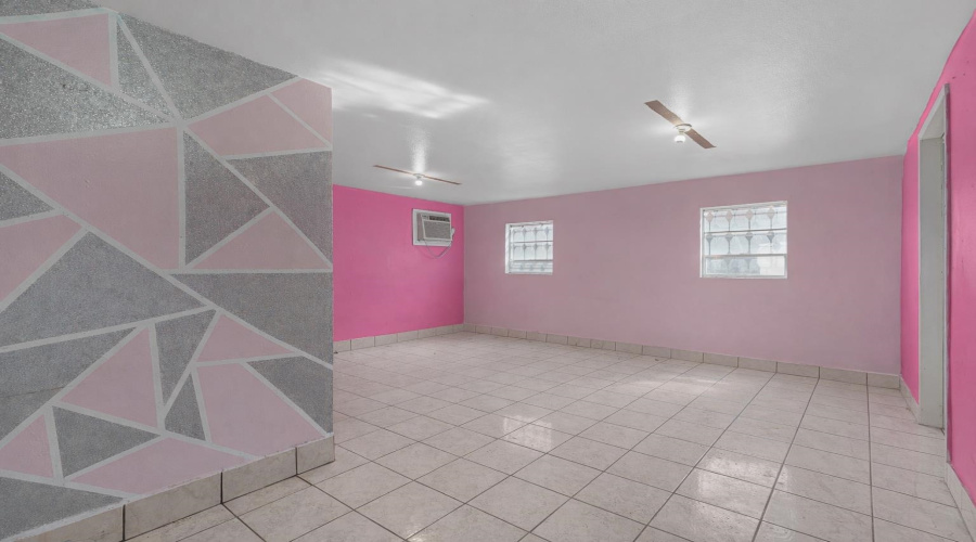 1519 San Francisco Ave, Laredo, Texas 78040, 3 Bedrooms Bedrooms, 6 Rooms Rooms,2 BathroomsBathrooms,Residential,For Sale,1519 San Francisco Ave,20260832