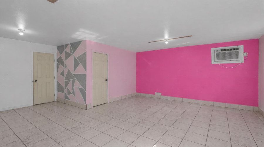 1519 San Francisco Ave, Laredo, Texas 78040, 3 Bedrooms Bedrooms, 6 Rooms Rooms,2 BathroomsBathrooms,Residential,For Sale,1519 San Francisco Ave,20260832