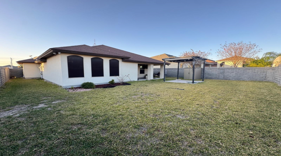 207 Desert Palm Dr., LAREDO, Texas 78045, 3 Bedrooms Bedrooms, 6 Rooms Rooms,2 BathroomsBathrooms,Residential,For Rent,207 Desert Palm Dr.,20260833
