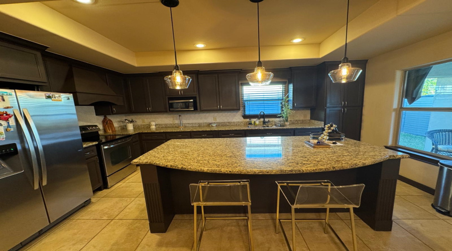 207 Desert Palm Dr., LAREDO, Texas 78045, 3 Bedrooms Bedrooms, 6 Rooms Rooms,2 BathroomsBathrooms,Residential,For Rent,207 Desert Palm Dr.,20260833