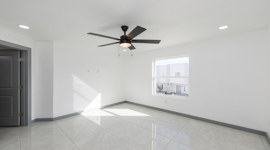 1011 Emerald Valley Dr., Laredo, Texas 78043, 3 Bedrooms Bedrooms, 6 Rooms Rooms,2 BathroomsBathrooms,Residential,For Rent,1011 Emerald Valley Dr.,20260835