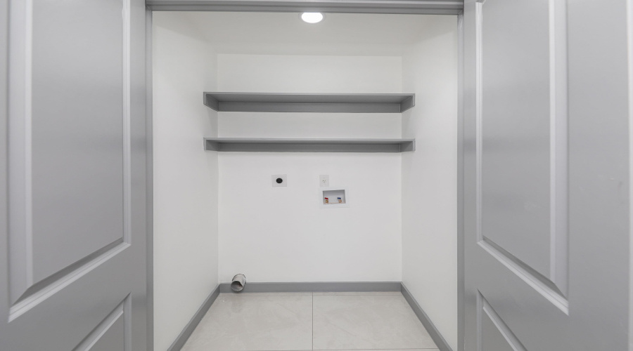 1011 Emerald Valley Dr., Laredo, Texas 78043, 3 Bedrooms Bedrooms, 6 Rooms Rooms,2 BathroomsBathrooms,Residential,For Sale,1011 Emerald Valley Dr.,20260837