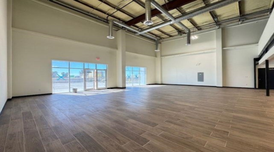 405 Crossroads St, Laredo, Texas 78045, 6 Rooms Rooms,1 BathroomBathrooms,Commercial retail/office,For Rent,405 Crossroads St,20260850