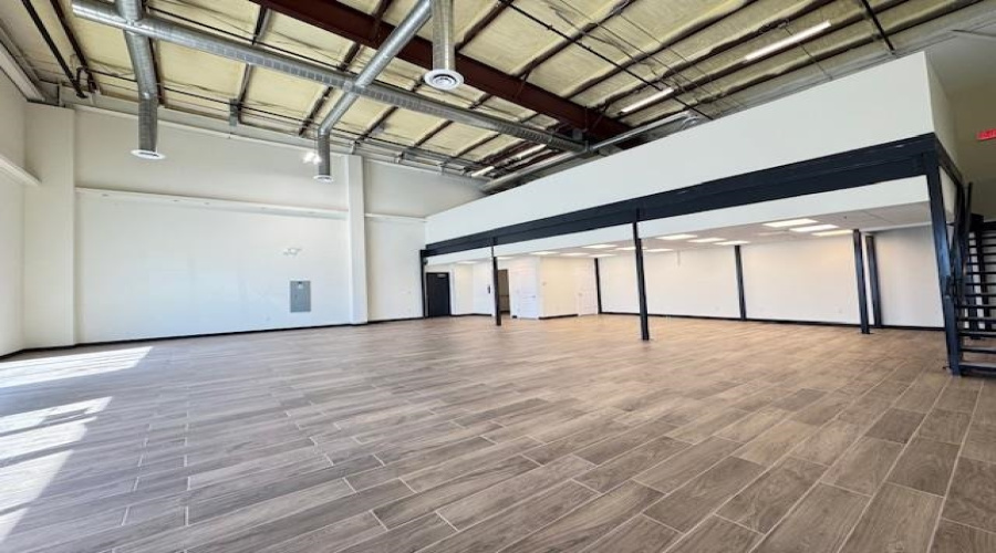 405 Crossroads St, Laredo, Texas 78045, 6 Rooms Rooms,1 BathroomBathrooms,Commercial retail/office,For Rent,405 Crossroads St,20260850