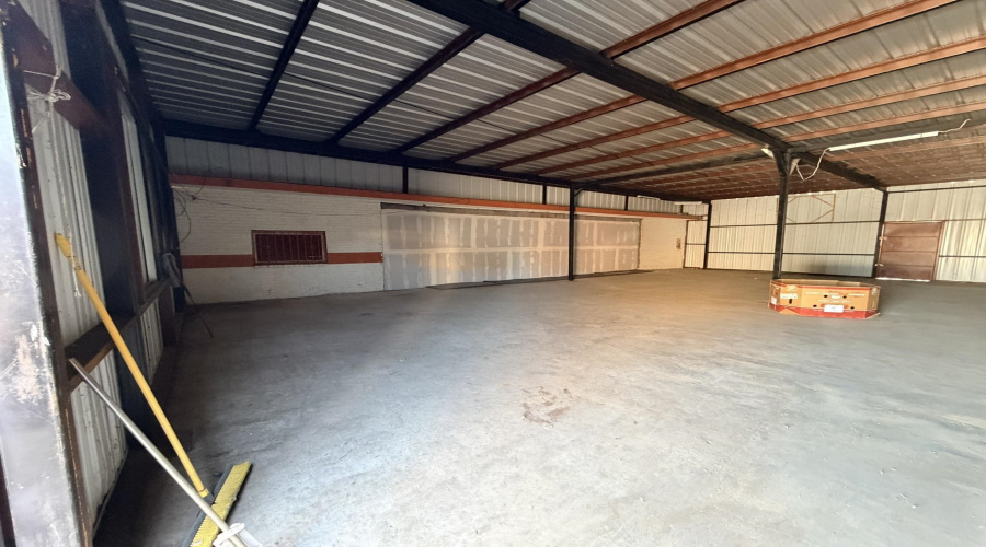 11 Iturbide St, Laredo, Texas 78040, 1 Room Rooms,2 BathroomsBathrooms,Commercial retail/office,For Sale,11 Iturbide St,20260852