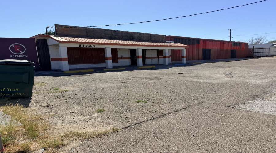 11 Iturbide St, Laredo, Texas 78040, 1 Room Rooms,2 BathroomsBathrooms,Commercial retail/office,For Sale,11 Iturbide St,20260852