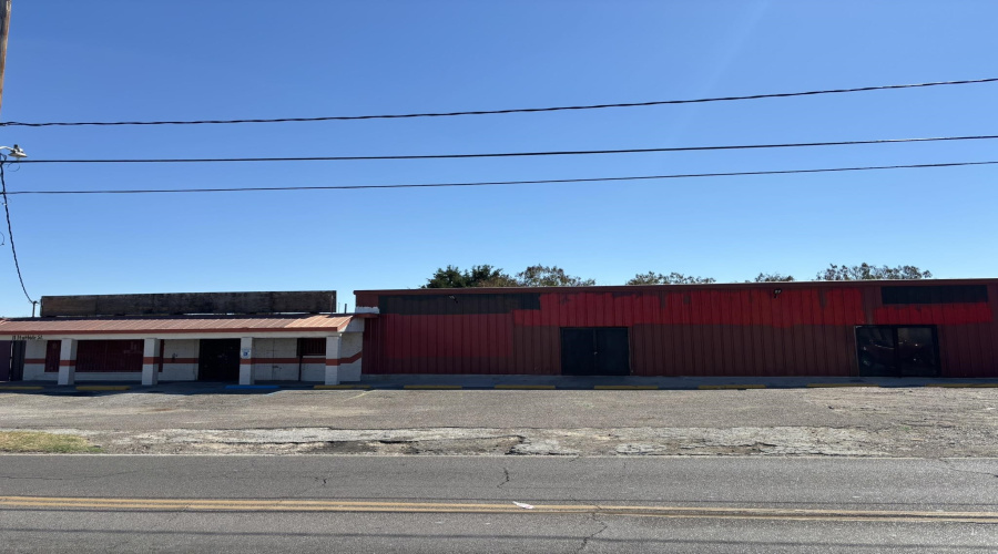 11 Iturbide St, Laredo, Texas 78040, 1 Room Rooms,2 BathroomsBathrooms,Commercial retail/office,For Sale,11 Iturbide St,20260852