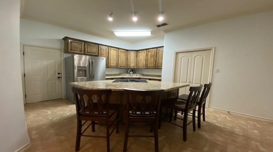 1614 Summit Dr, LAREDO, Texas 78045, 3 Bedrooms Bedrooms, 7 Rooms Rooms,3 BathroomsBathrooms,Residential,For Rent,1614 Summit Dr,20260845