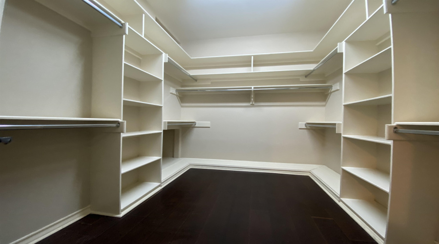 1614 Summit Dr, LAREDO, Texas 78045, 3 Bedrooms Bedrooms, 7 Rooms Rooms,3 BathroomsBathrooms,Residential,For Rent,1614 Summit Dr,20260845