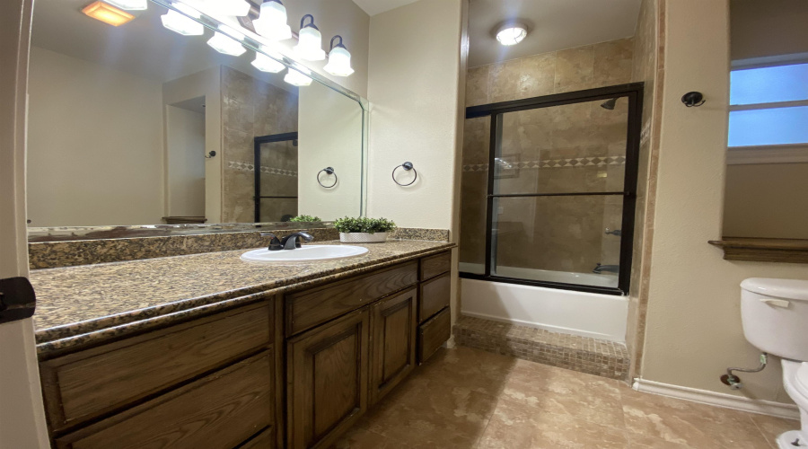 1614 Summit Dr, LAREDO, Texas 78045, 3 Bedrooms Bedrooms, 7 Rooms Rooms,3 BathroomsBathrooms,Residential,For Rent,1614 Summit Dr,20260845