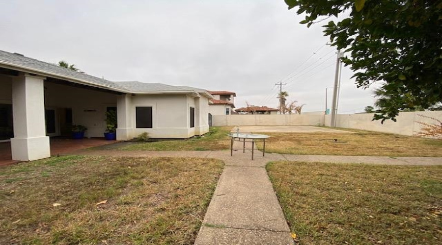 1614 Summit Dr, LAREDO, Texas 78045, 3 Bedrooms Bedrooms, 7 Rooms Rooms,3 BathroomsBathrooms,Residential,For Rent,1614 Summit Dr,20260845