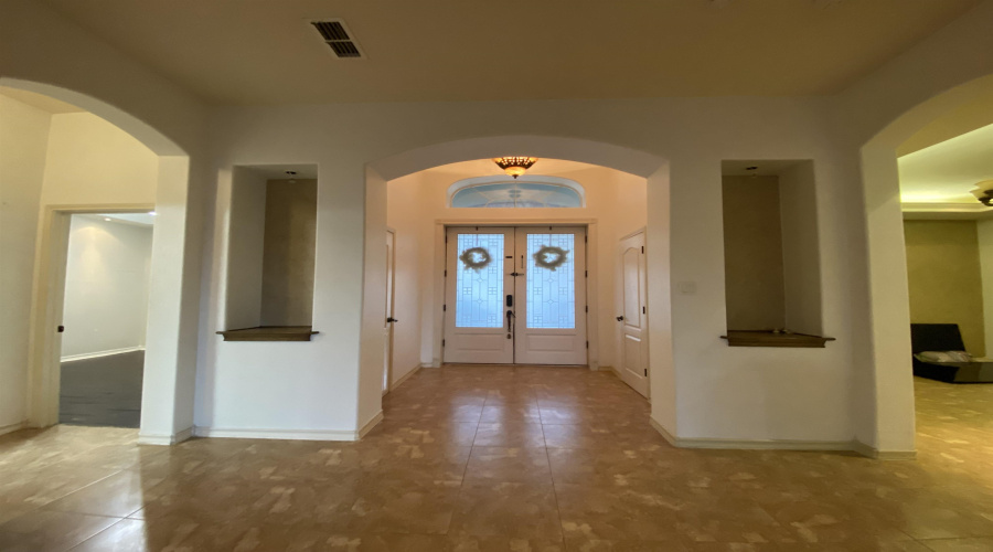 1614 Summit Dr, LAREDO, Texas 78045, 3 Bedrooms Bedrooms, 7 Rooms Rooms,3 BathroomsBathrooms,Residential,For Rent,1614 Summit Dr,20260845