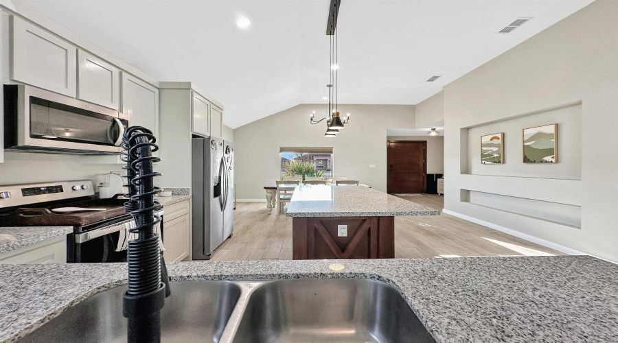 505 Cienega Lane, Laredo, Texas 78046, 3 Bedrooms Bedrooms, 6 Rooms Rooms,2 BathroomsBathrooms,Residential,For Sale,505 Cienega Lane,20260847