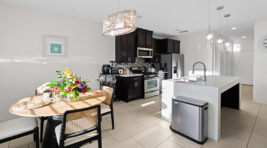 7914 Elka Lp, Laredo, Texas 78045, 3 Bedrooms Bedrooms, 6 Rooms Rooms,2 BathroomsBathrooms,Residential,For Sale,7914 Elka Lp,20260848