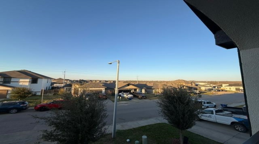 5611 Lone Star Loop, Laredo, Texas 78046, 3 Bedrooms Bedrooms, 6 Rooms Rooms,2 BathroomsBathrooms,Residential,For Sale,5611 Lone Star Loop,20260849