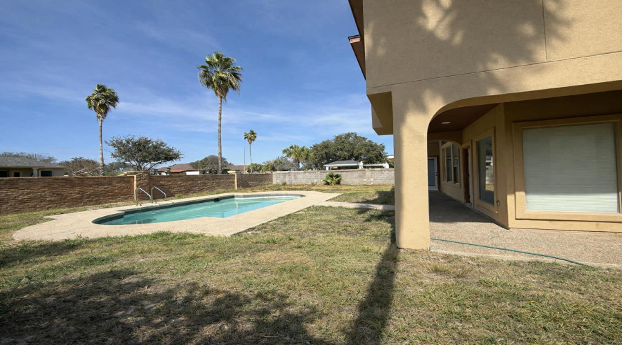 315 Baffin Bay Dr, Laredo, Texas 78041, 4 Bedrooms Bedrooms, 11 Rooms Rooms,2 BathroomsBathrooms,Residential,For Sale,315 Baffin Bay Dr,20260851