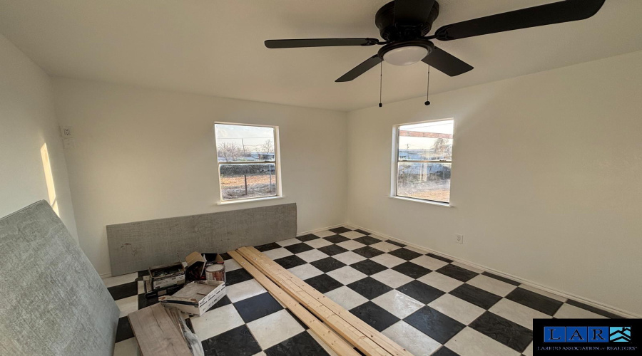 116 Coronado Ave, Laredo, Texas 78043, 2 Bedrooms Bedrooms, 4 Rooms Rooms,2 BathroomsBathrooms,Residential,For Sale,116 Coronado Ave,20260854