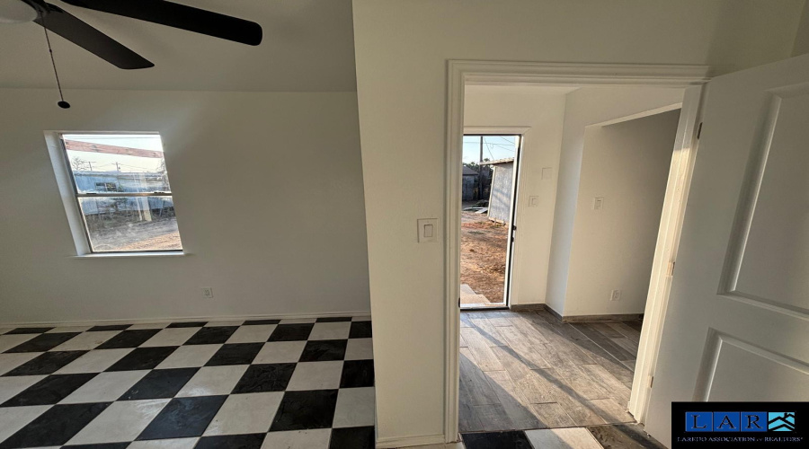 116 Coronado Ave, Laredo, Texas 78043, 2 Bedrooms Bedrooms, 4 Rooms Rooms,2 BathroomsBathrooms,Residential,For Sale,116 Coronado Ave,20260854