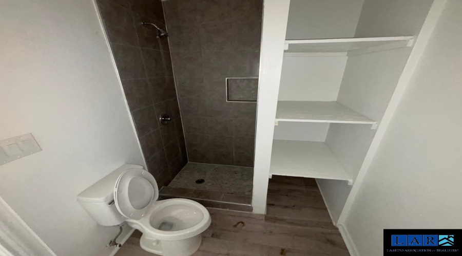 116 Coronado Ave, Laredo, Texas 78043, 2 Bedrooms Bedrooms, 4 Rooms Rooms,2 BathroomsBathrooms,Residential,For Sale,116 Coronado Ave,20260854