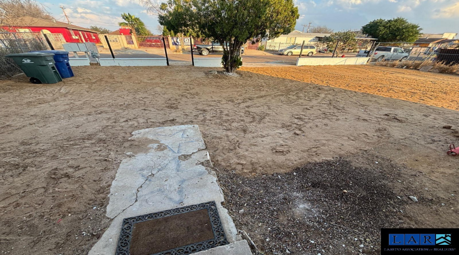 116 Coronado Ave, Laredo, Texas 78043, 2 Bedrooms Bedrooms, 4 Rooms Rooms,2 BathroomsBathrooms,Residential,For Sale,116 Coronado Ave,20260854