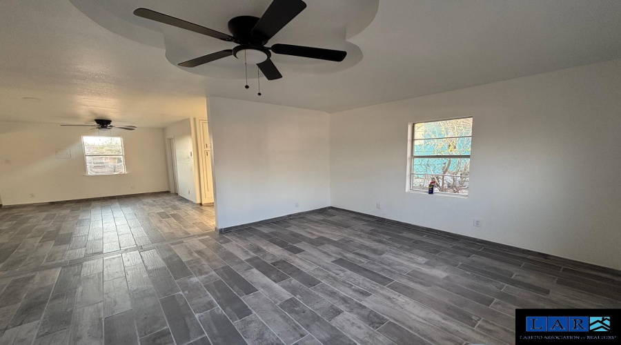 116 Coronado Ave, Laredo, Texas 78043, 2 Bedrooms Bedrooms, 4 Rooms Rooms,2 BathroomsBathrooms,Residential,For Sale,116 Coronado Ave,20260854