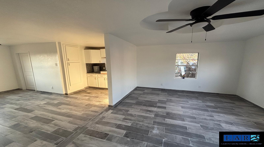 116 Coronado Ave, Laredo, Texas 78043, 2 Bedrooms Bedrooms, 4 Rooms Rooms,2 BathroomsBathrooms,Residential,For Sale,116 Coronado Ave,20260854