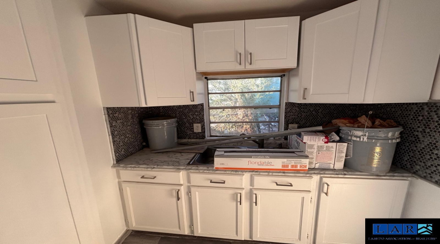 116 Coronado Ave, Laredo, Texas 78043, 2 Bedrooms Bedrooms, 4 Rooms Rooms,2 BathroomsBathrooms,Residential,For Sale,116 Coronado Ave,20260854