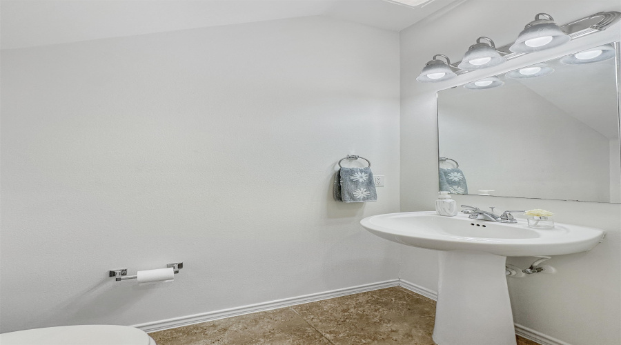 5311 Lost Hills Trail, Laredo, Texas 78041, 3 Bedrooms Bedrooms, 6 Rooms Rooms,2 BathroomsBathrooms,Residential,For Rent,5311 Lost Hills Trail,20260855