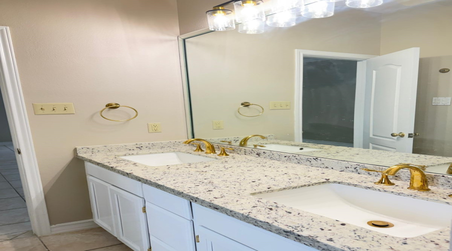 2413 Sutton Ct, Laredo, Texas 78045, 3 Bedrooms Bedrooms, 7 Rooms Rooms,2 BathroomsBathrooms,Residential,For Rent,2413 Sutton Ct,20260838