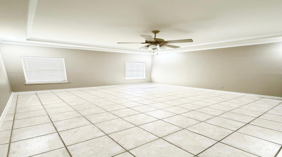 2413 Sutton Ct, Laredo, Texas 78045, 3 Bedrooms Bedrooms, 7 Rooms Rooms,2 BathroomsBathrooms,Residential,For Rent,2413 Sutton Ct,20260838