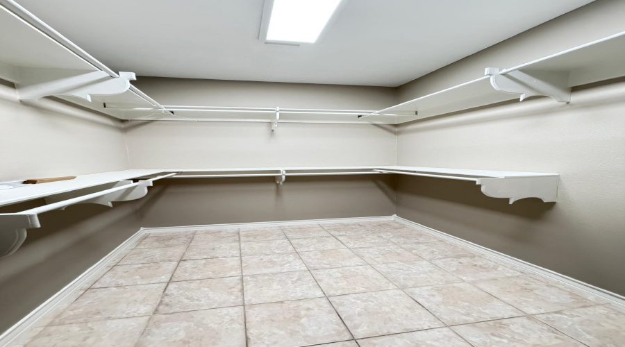 2413 Sutton Ct, Laredo, Texas 78045, 3 Bedrooms Bedrooms, 7 Rooms Rooms,2 BathroomsBathrooms,Residential,For Rent,2413 Sutton Ct,20260838