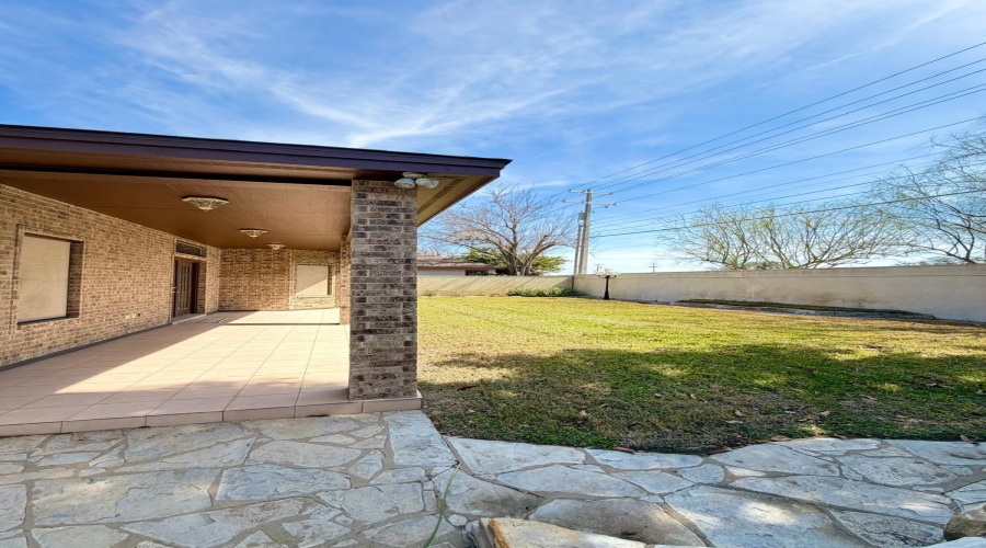 2413 Sutton Ct, Laredo, Texas 78045, 3 Bedrooms Bedrooms, 7 Rooms Rooms,2 BathroomsBathrooms,Residential,For Rent,2413 Sutton Ct,20260838